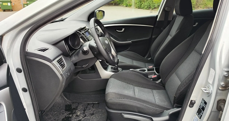 Hyundai I30 cena 31900 przebieg: 180000, rok produkcji 2012 z Praszka małe 466